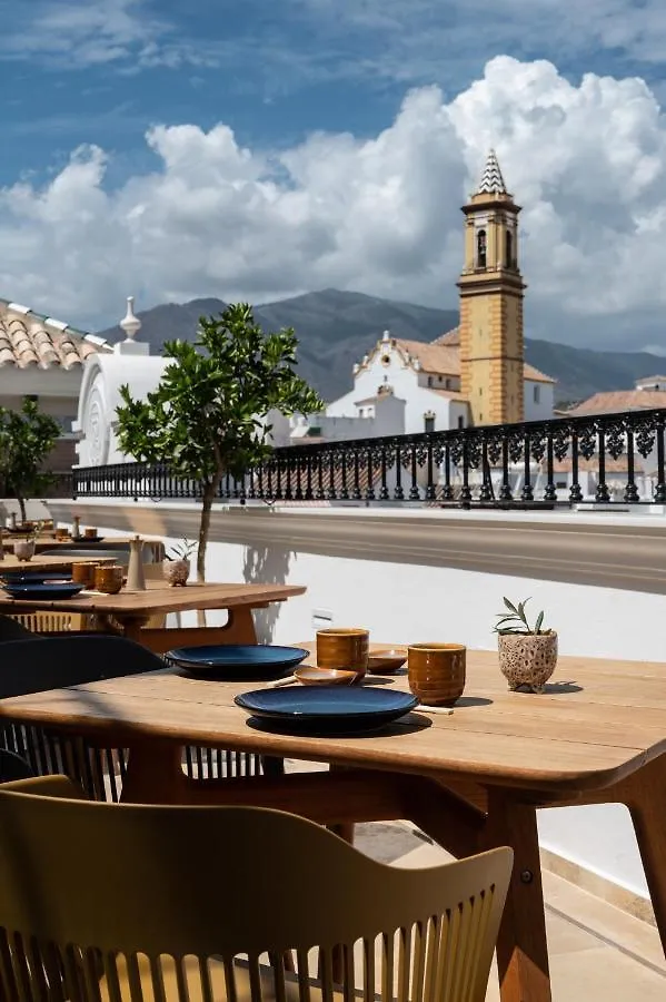 Hotel El Pilar Andalucia 埃斯特波纳 4*,