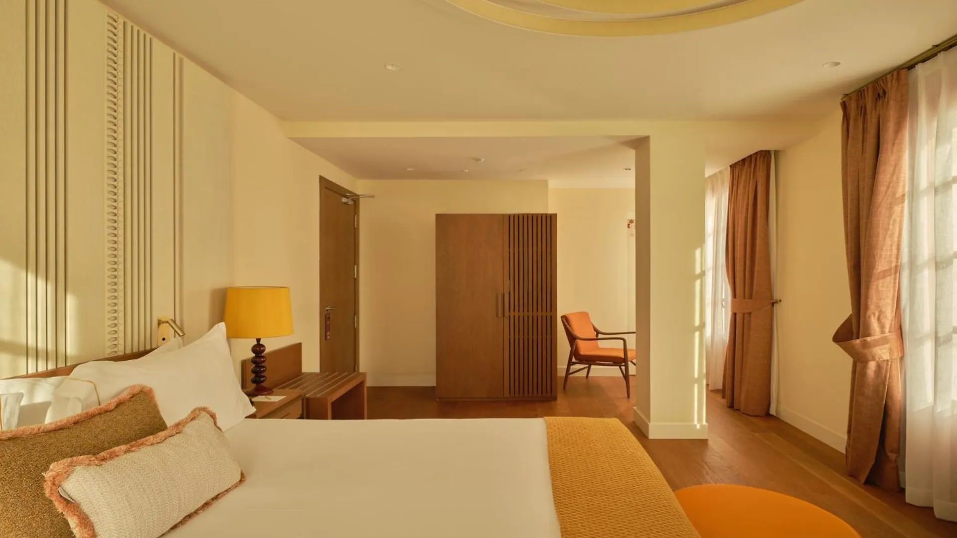 Hotel El Pilar Andalucia Эстепона 4*,